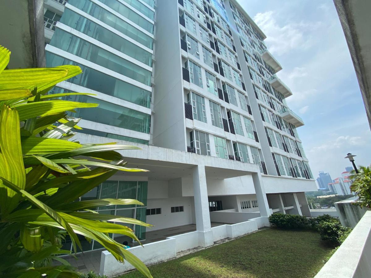 Lof Nr Midvalley Scot Garden 4tpax *